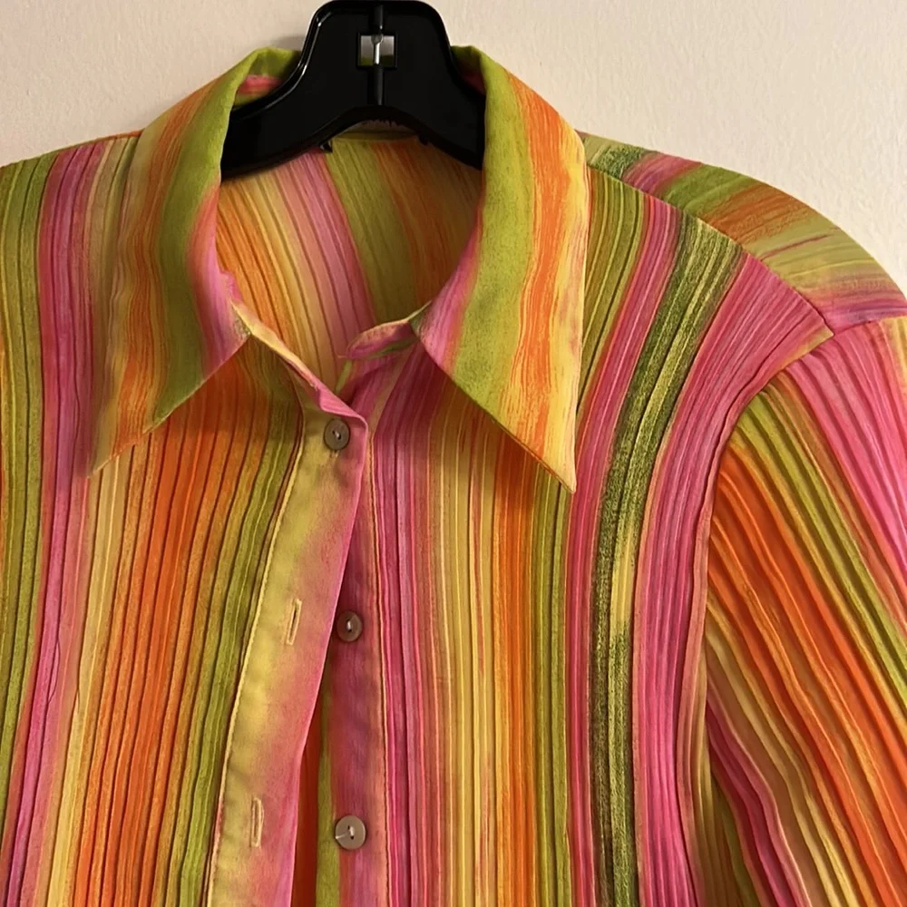 Top - Picture 2 of 5